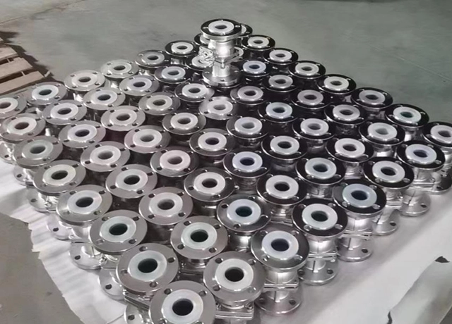 Características de las válvulas de bola revestidas de PFA